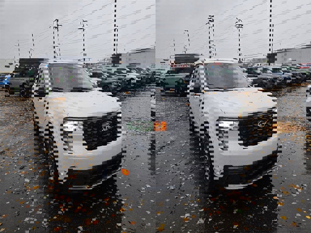 New 2025 Ford Maverick XLT w/ XLT Luxury Package image 3