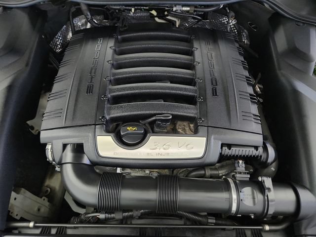 Used 2018 Porsche Cayenne Platinum Edition AWD/4WD image 33
