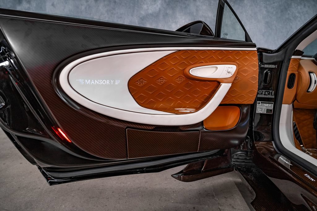 Used 2020 Bugatti Chiron AWD/4WD image 33