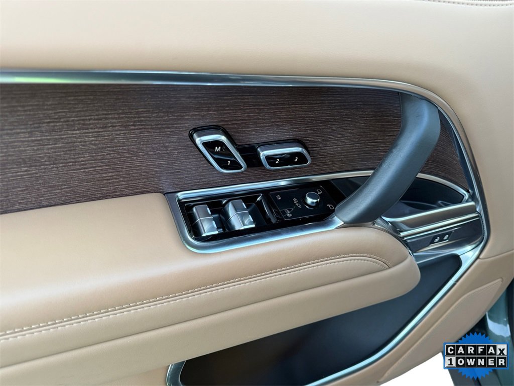 Used 2025 Land Rover Range Rover Long Wheelbase SE image 10