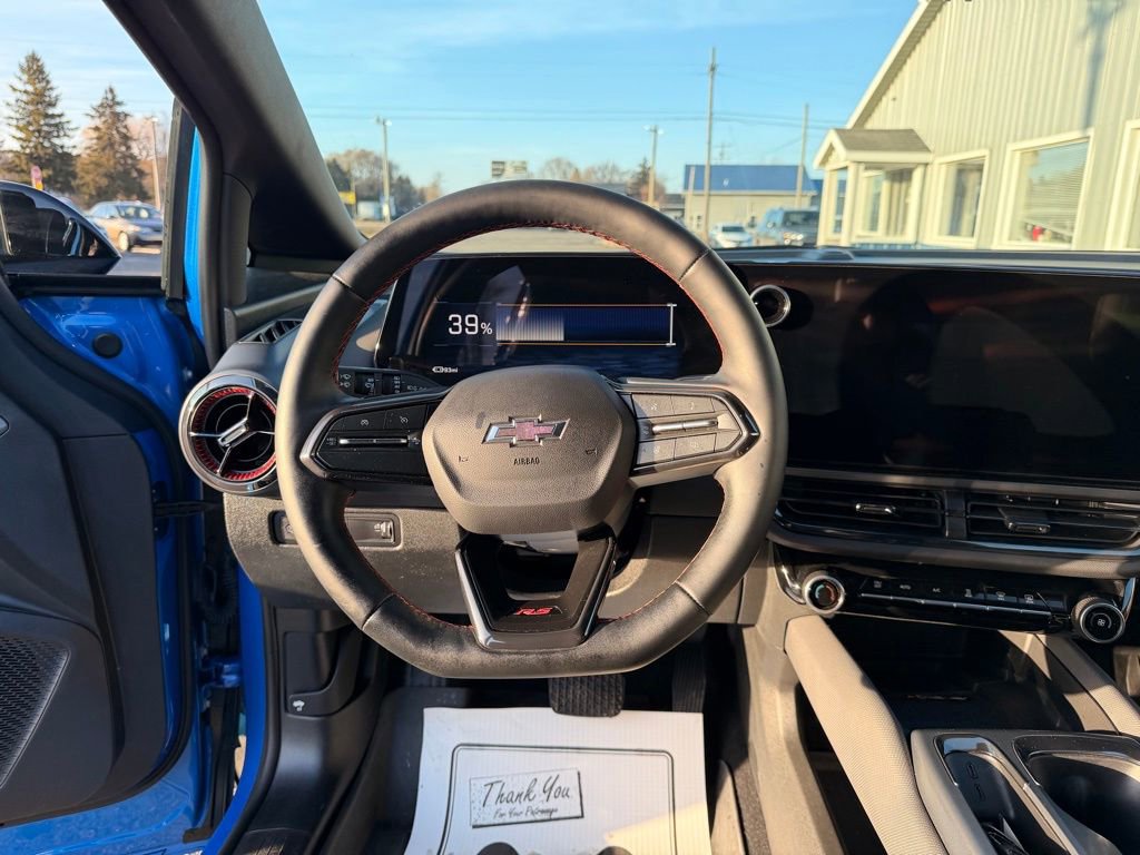 Used 2025 Chevrolet Equinox EV RS image 13