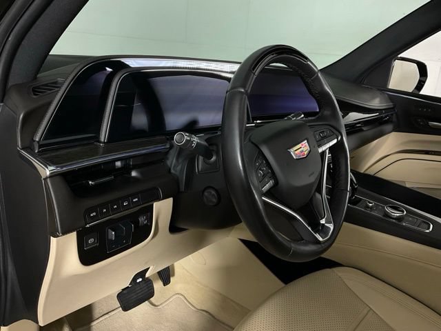 Certified 2024 Cadillac Escalade ESV Premium Luxury w/ Performance Package AWD/4WD image 18