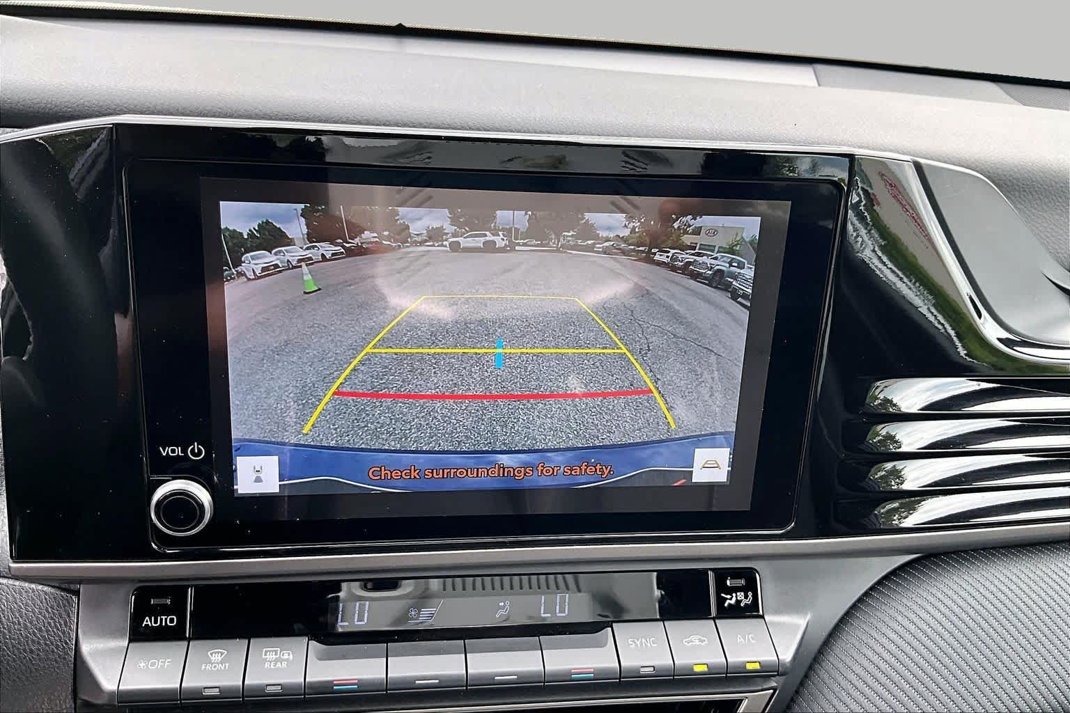 Used 2025 Toyota Camry SE AWD/4WD image 24