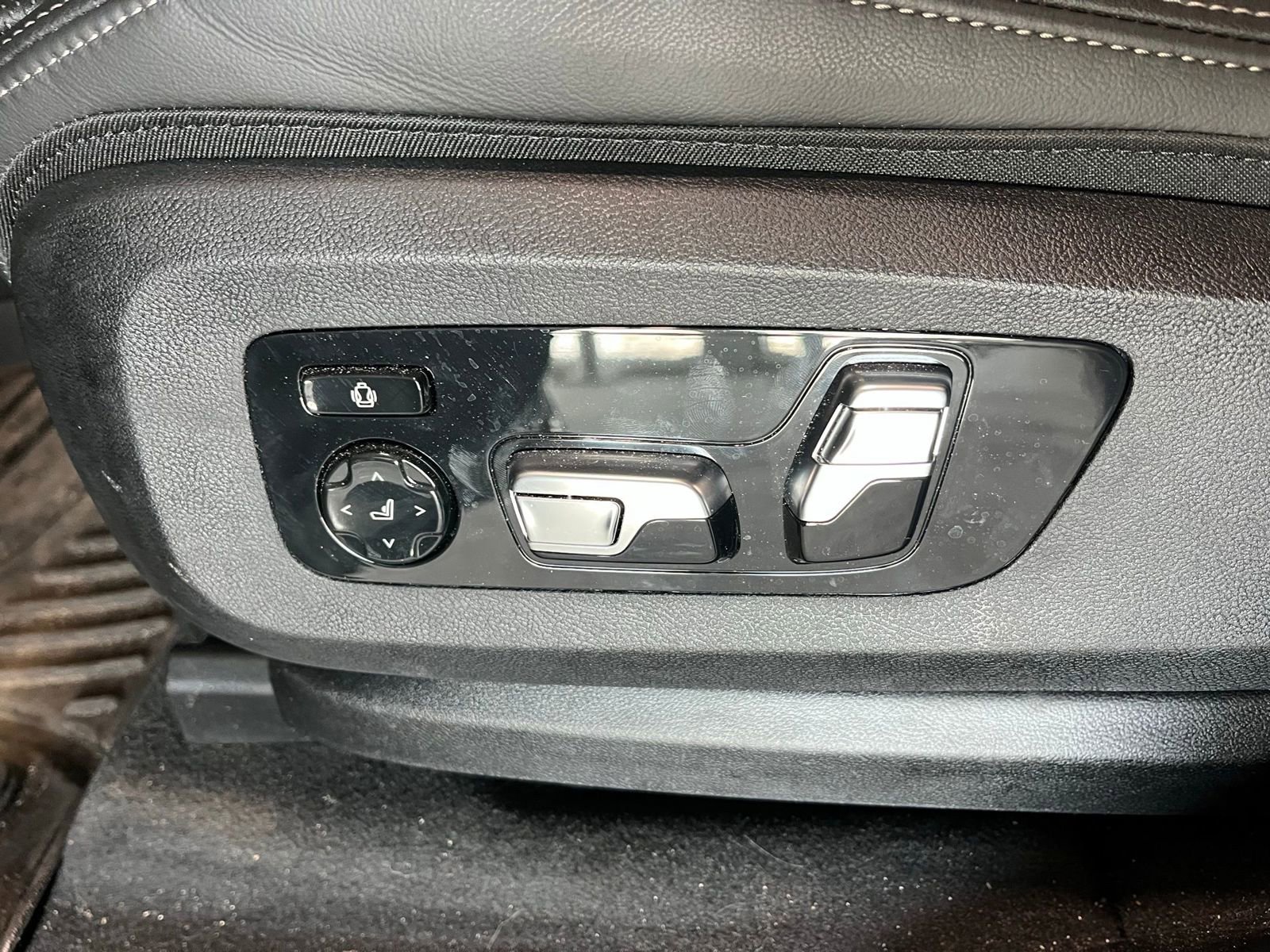 Used 2026 BMW X5 M60i w/ Climate Comfort Package AWD/4WD image 21