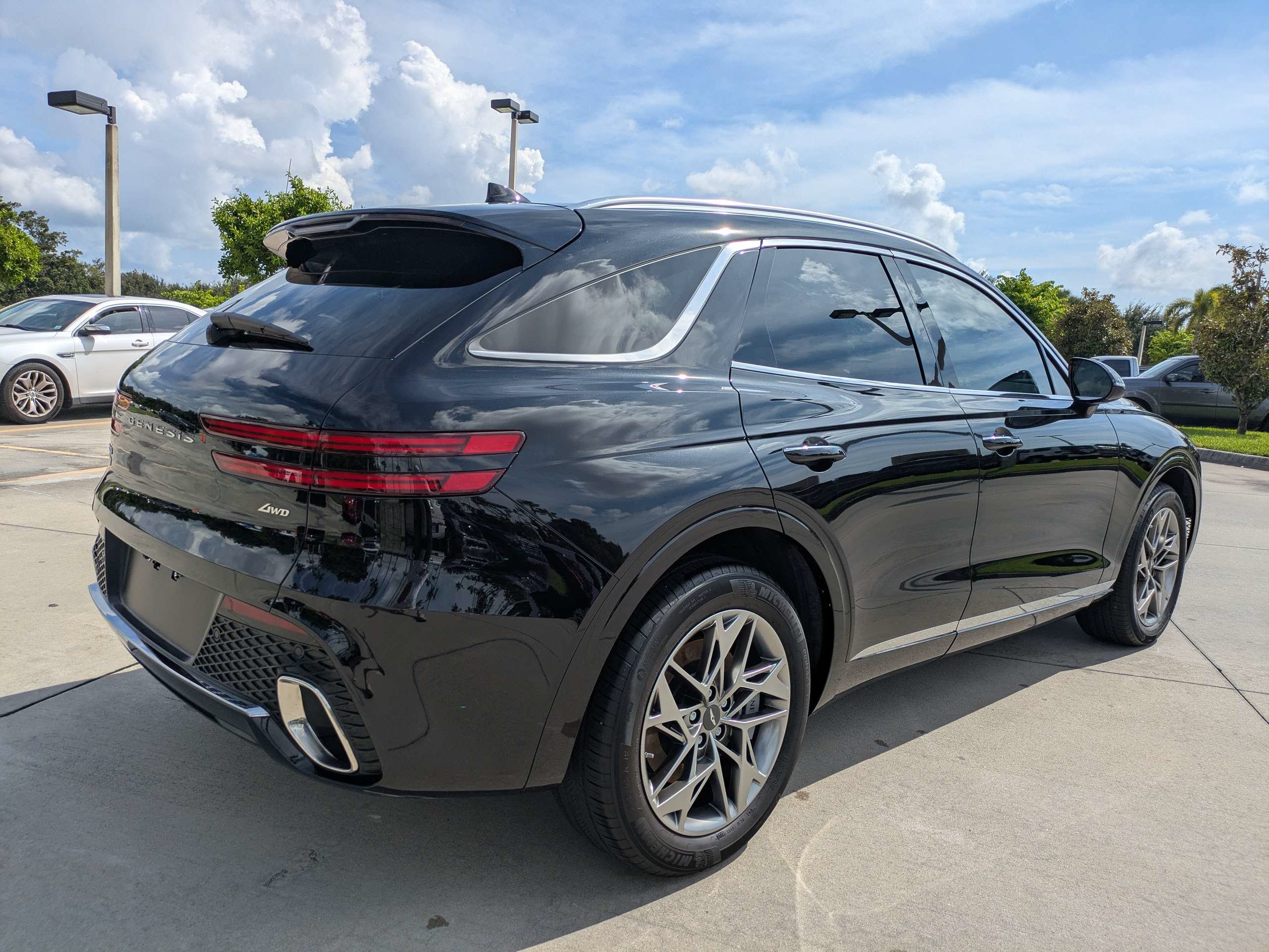 Certified 2024 Genesis GV70 2.5T w/ Select Package AWD/4WD image 2