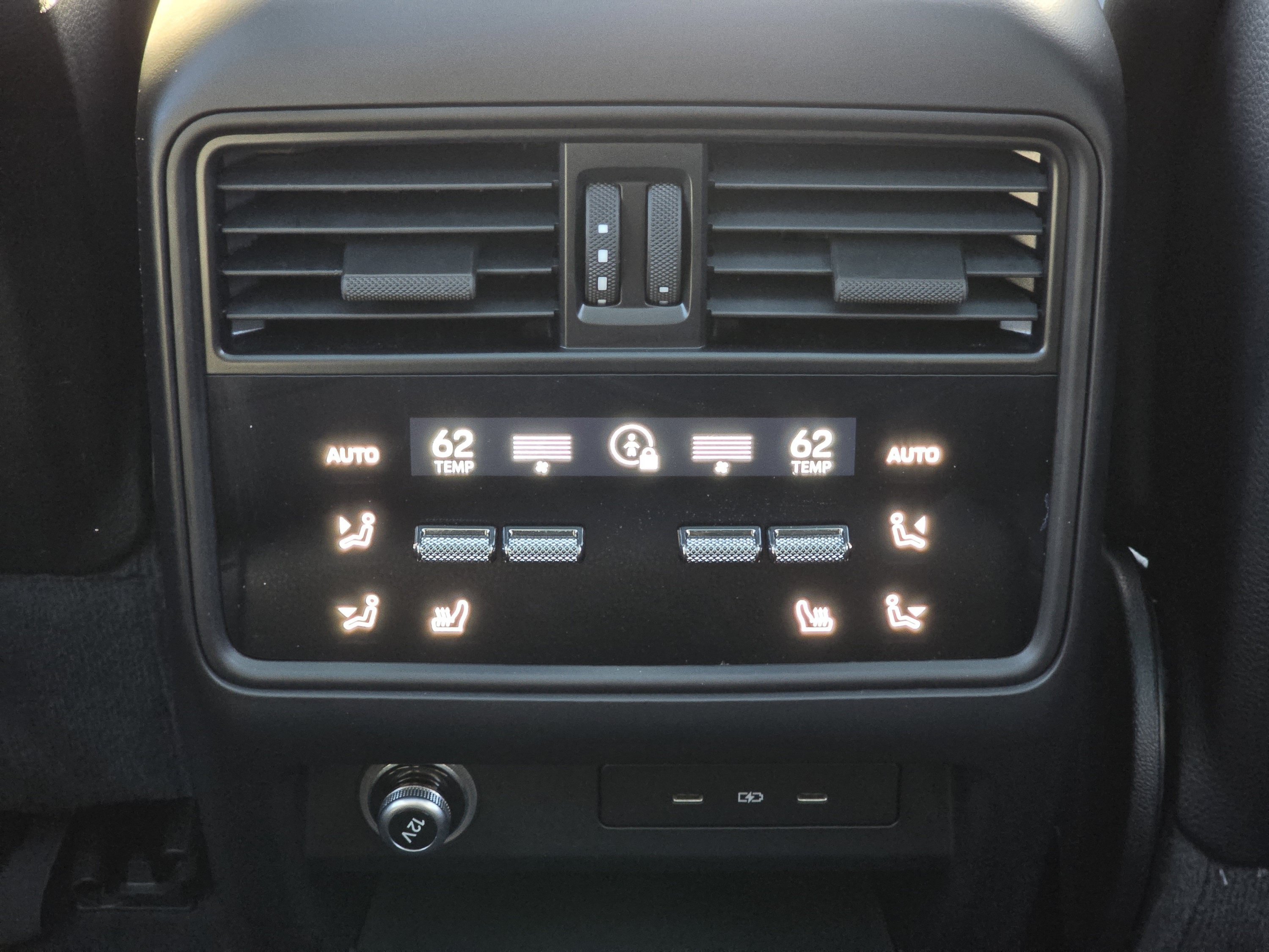 Used 2024 Porsche Cayenne AWD/4WD image 29