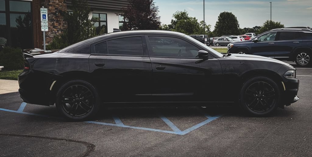 Used 2019 Dodge Charger SXT AWD/4WD image 25