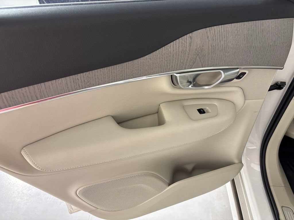 Certified 2025 Volvo XC90 B6 Plus w/ Protection Package Premier AWD/4WD image 25