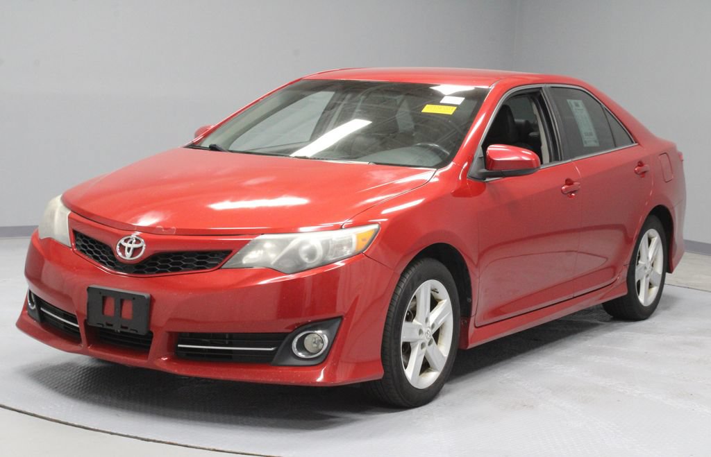 Used 2012 Toyota Camry SE FWD image 3