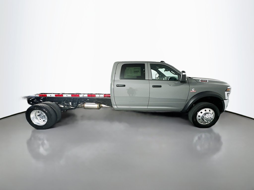 New 2026 RAM 5500 Tradesman w/ Chrome Appearance Group AWD/4WD image 9
