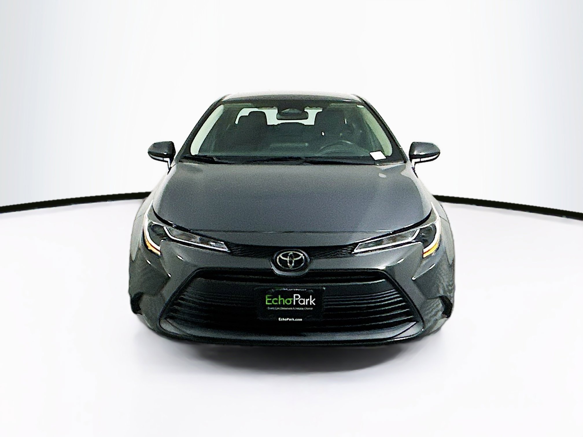 Used 2023 Toyota Corolla LE image 2