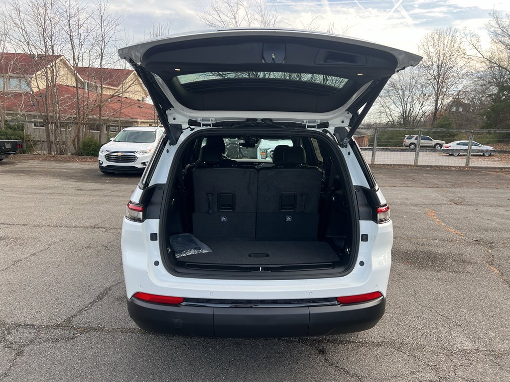 New 2025 Jeep Grand Cherokee L Limited w/ Black Appearance Package image 18