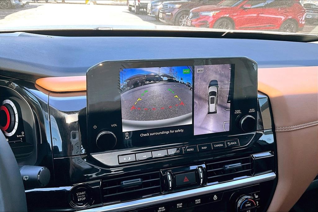 Used 2025 Nissan Pathfinder Platinum image 31