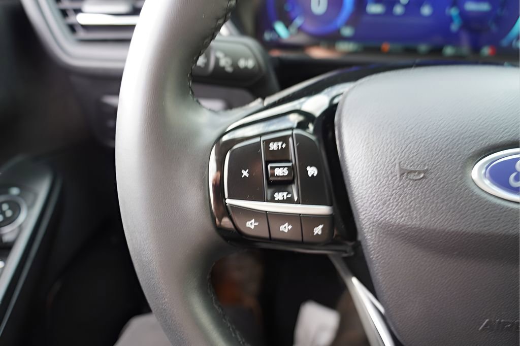 Used 2022 Ford Escape SEL w/ Technology Package image 22