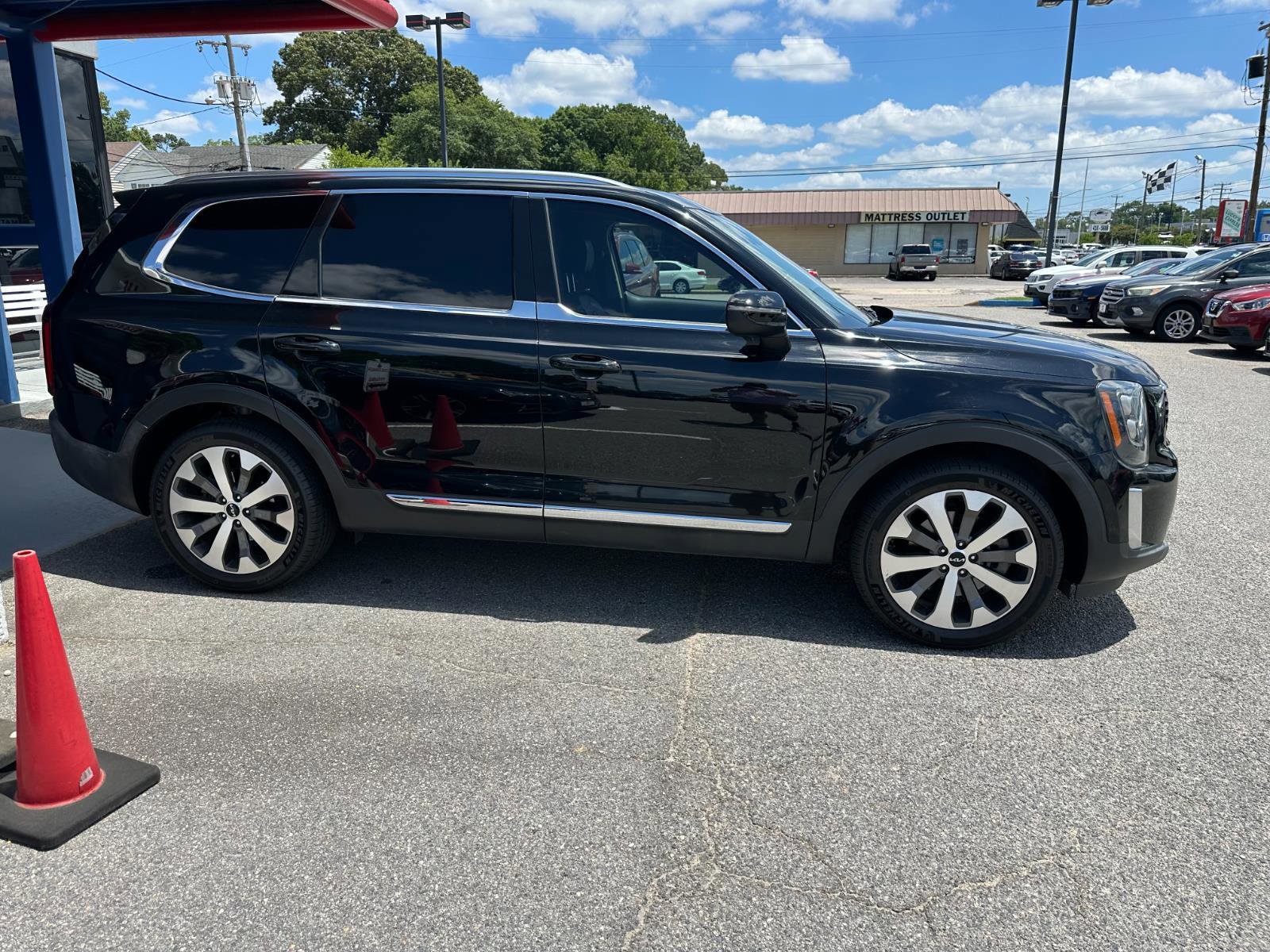 Used 2022 Kia Telluride EX w/ EX Premium Package image 5