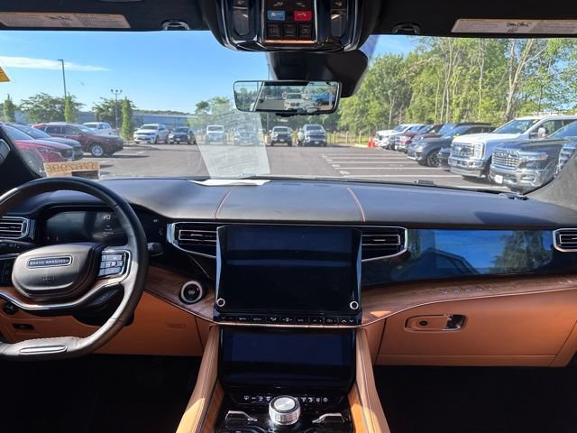 Used 2024 Jeep Grand Wagoneer Series III AWD/4WD image 28