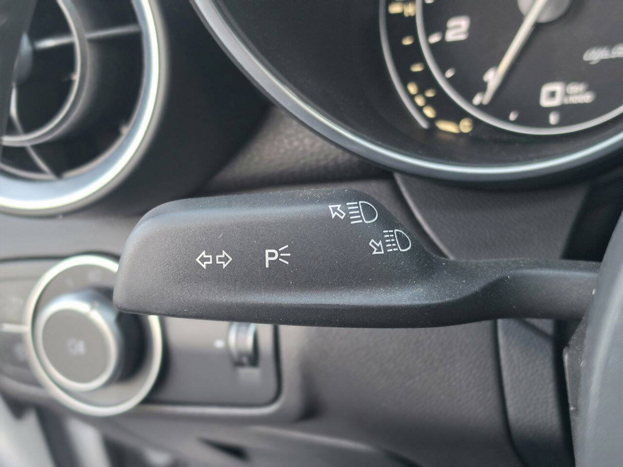 Used 2018 Alfa Romeo Giulia RWD image 24