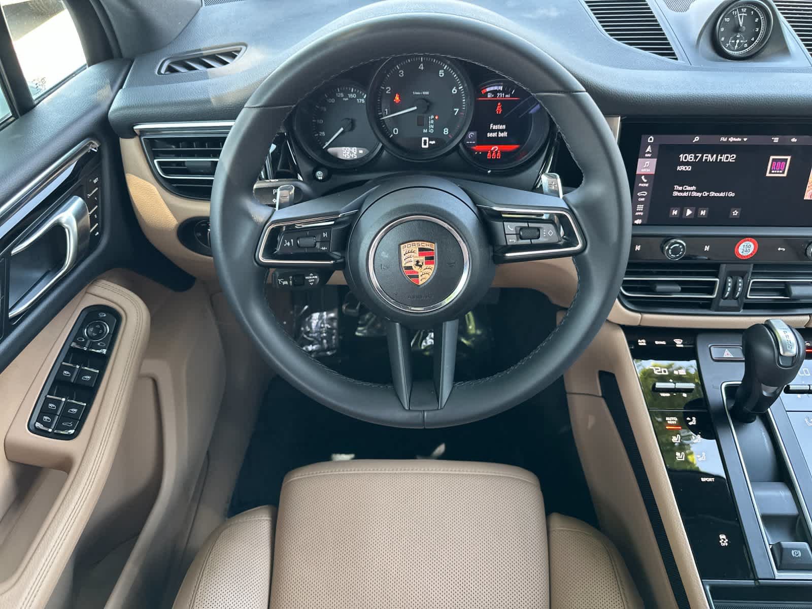 Certified 2025 Porsche Macan AWD/4WD image 15