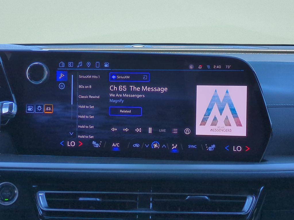 Used 2025 Chevrolet Traverse LT image 12