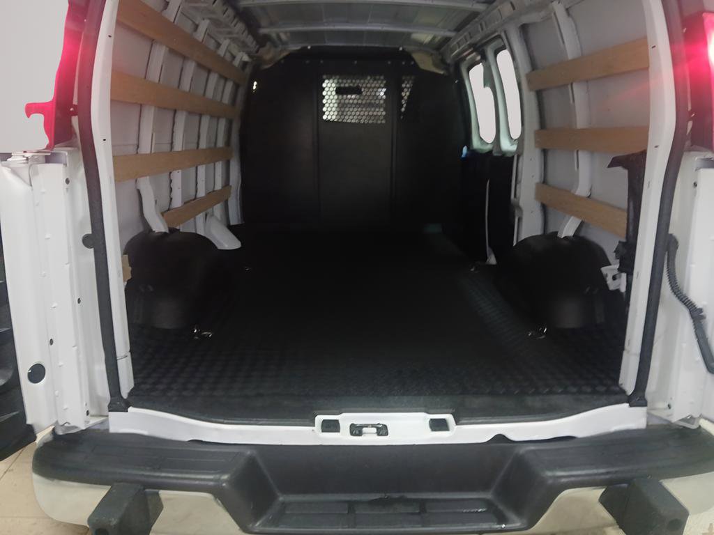Used 2024 Chevrolet Express 2500 w/ Driver Convenience Package image 17