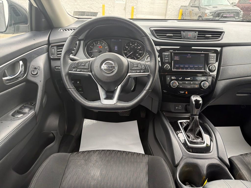 Used 2019 Nissan Rogue SV image 14