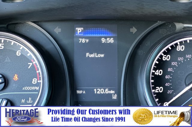 Used 2022 Toyota Camry SE w/ Carpet Mat Package (TMS) FWD image 23