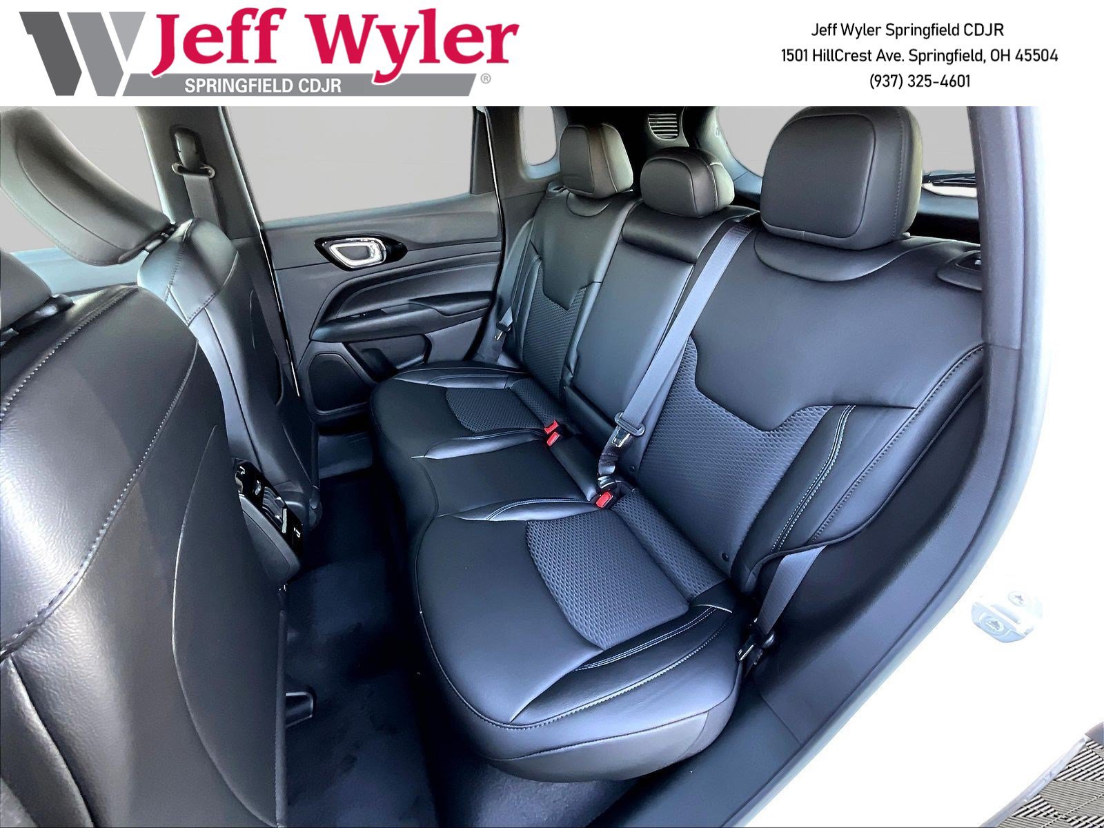 New 2026 Jeep Compass Latitude AWD/4WD image 18