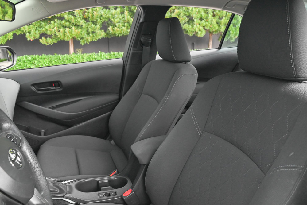 Used 2023 Toyota Corolla LE FWD image 12