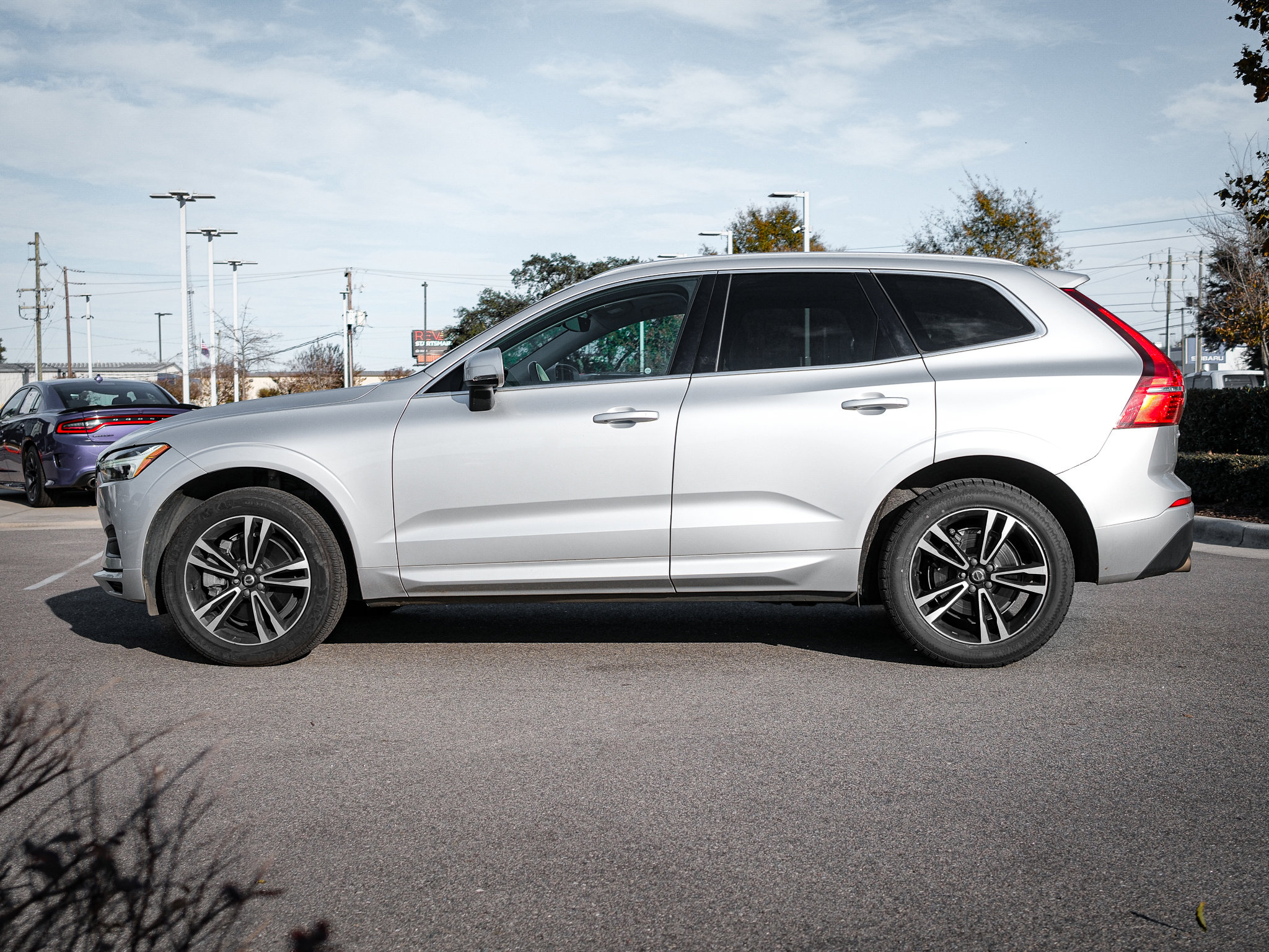 Used 2020 Volvo XC60 T6 Momentum image 7