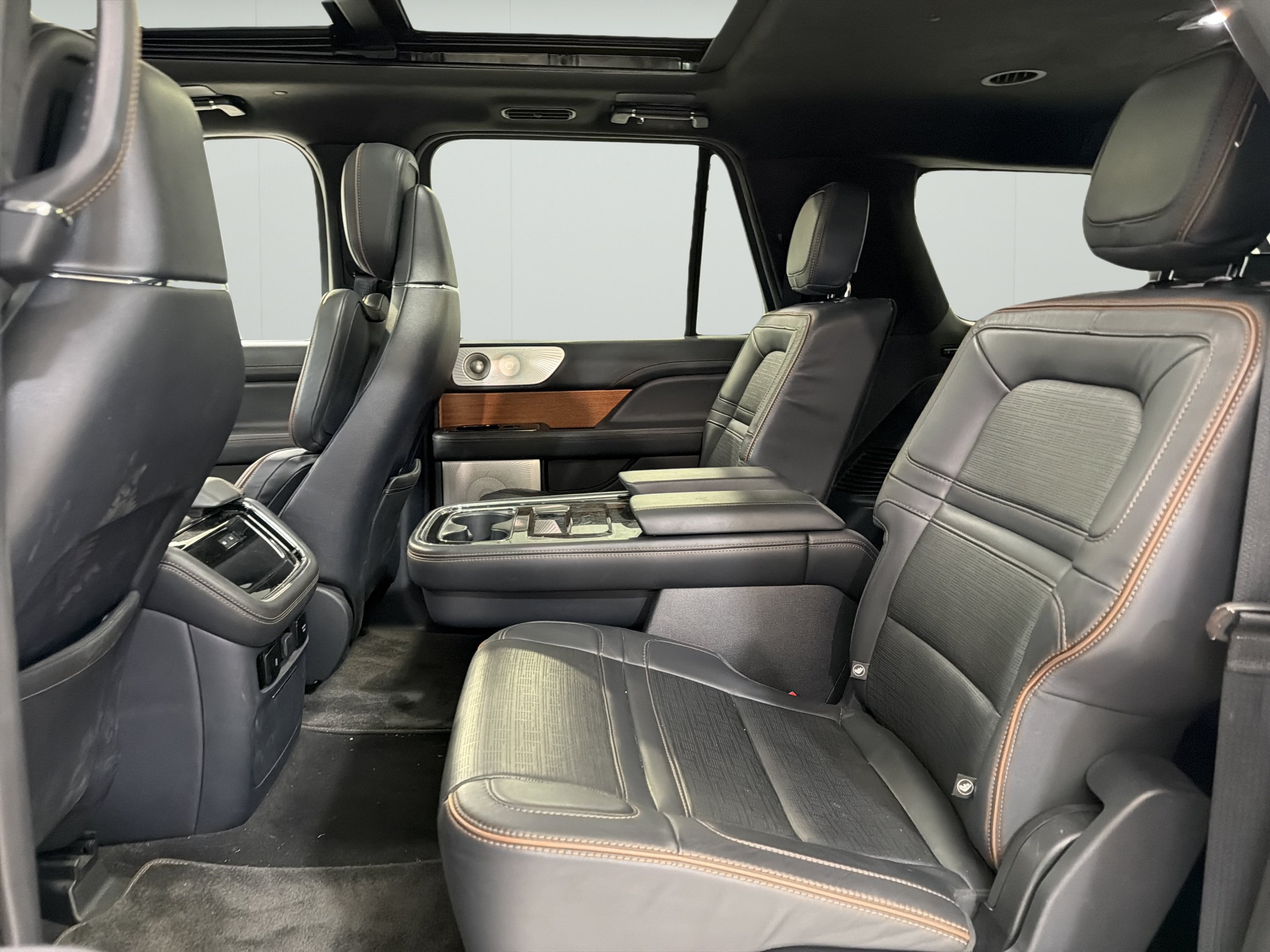 Used 2023 Lincoln Navigator L Black Label AWD/4WD image 10