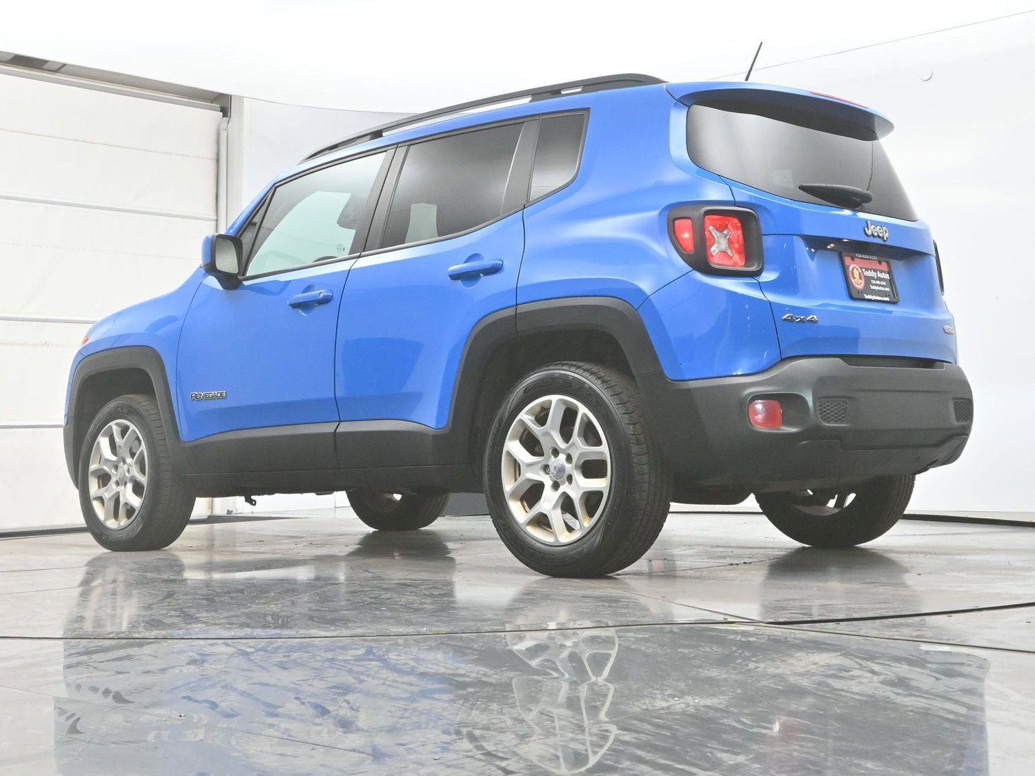 Used 2015 Jeep Renegade Latitude AWD/4WD image 28