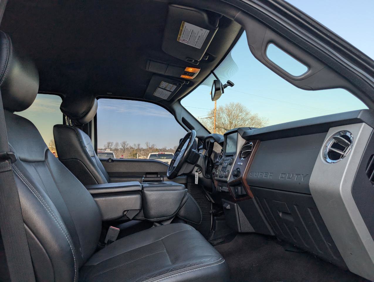 Used 2016 Ford F250 Lariat w/ Lariat Interior Package image 17