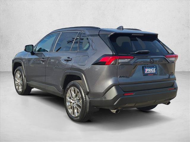 Used 2019 Toyota RAV4 XLE Premium w/ Cold Weather Package AWD/4WD image 8