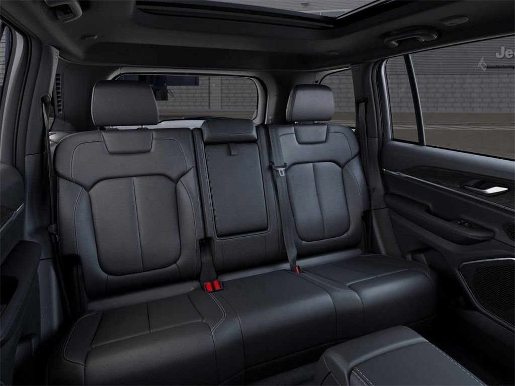 New 2026 Jeep Grand Cherokee Limited w/ Limited Altitude Package RWD image 15