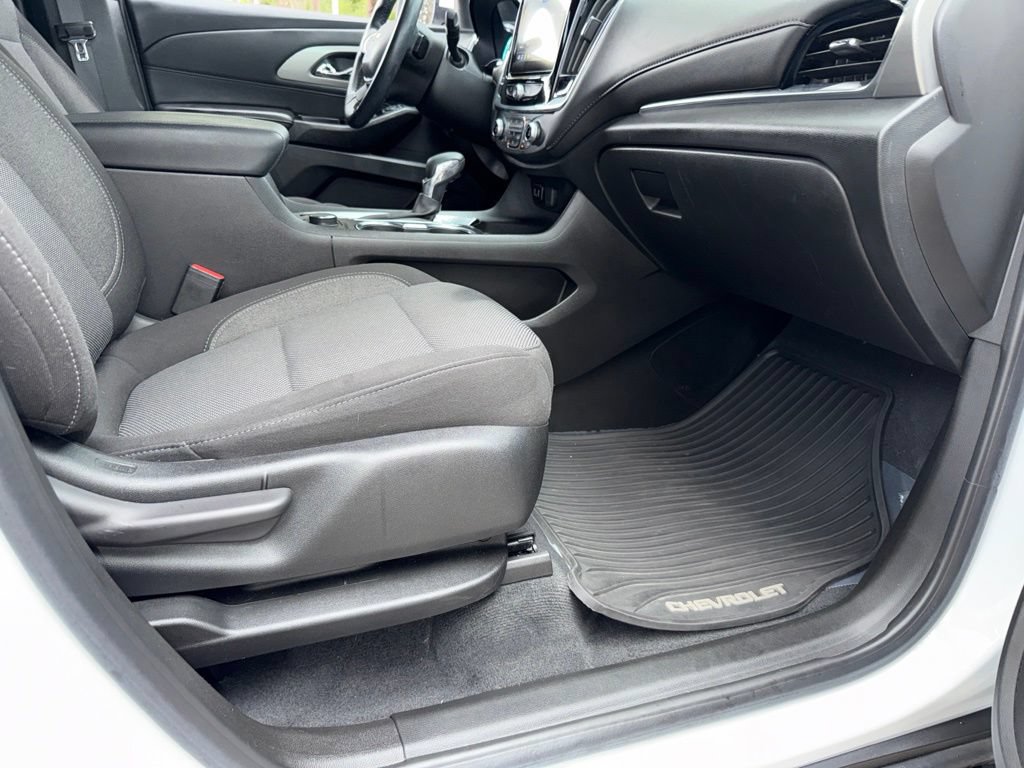 Used 2023 Chevrolet Traverse LT FWD image 22