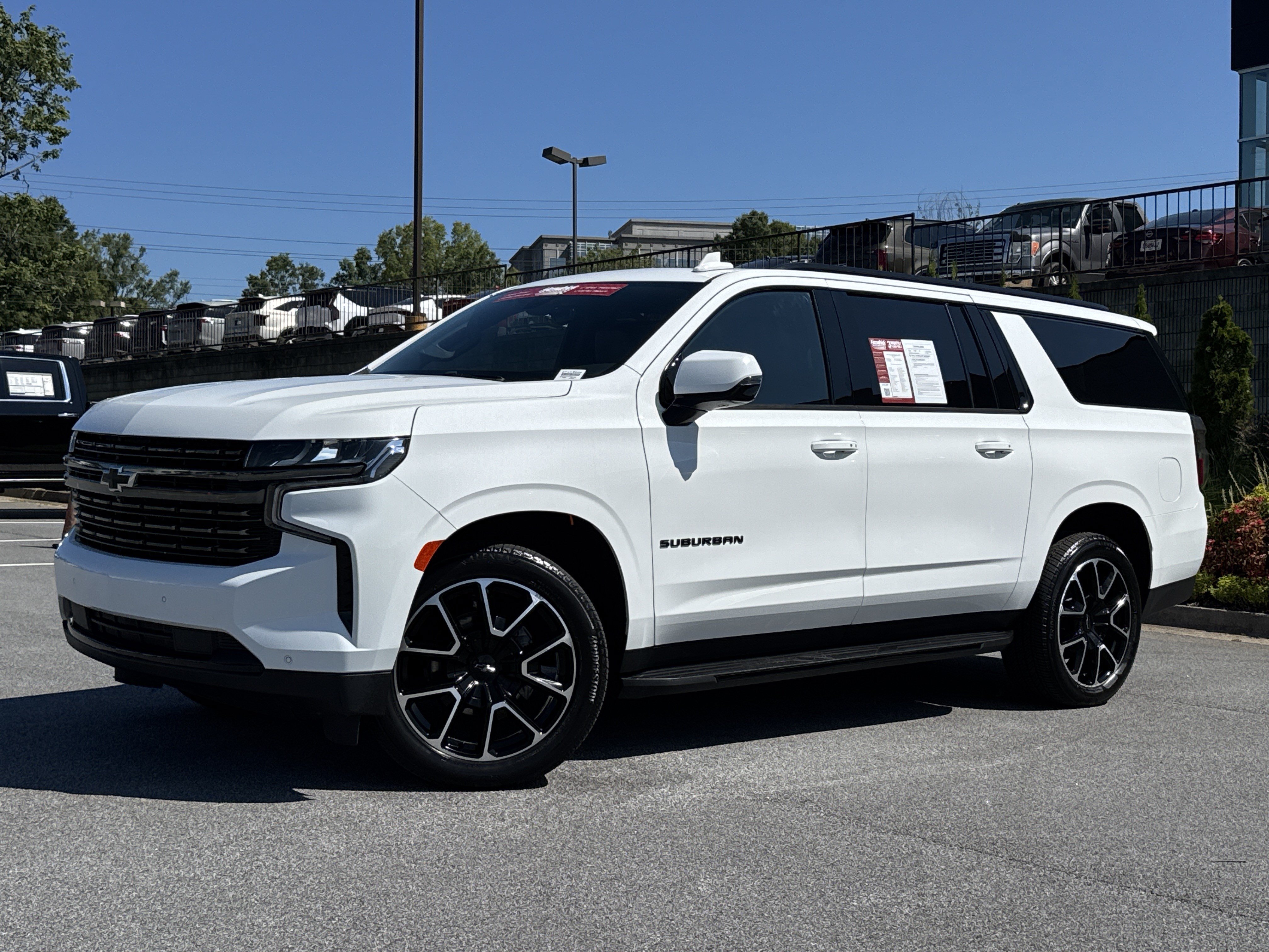 Used 2021 Chevrolet Suburban RST w/ Luxury Package AWD/4WD image 5