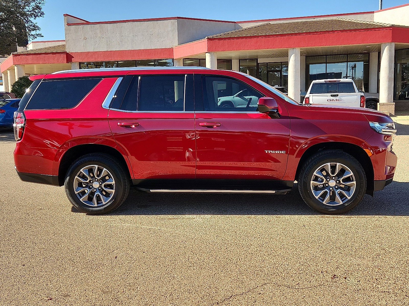 Used 2024 Chevrolet Tahoe LS w/ Driver Alert Package image 5