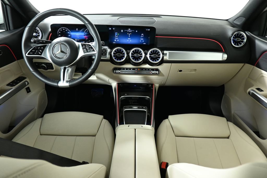 Certified 2026 Mercedes-Benz GLB 250 4MATIC image 4
