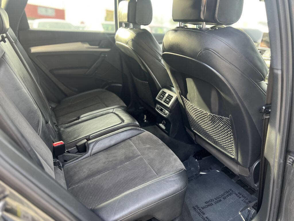 Used 2018 Audi SQ5 Premium Plus w/ Navigation Package image 20