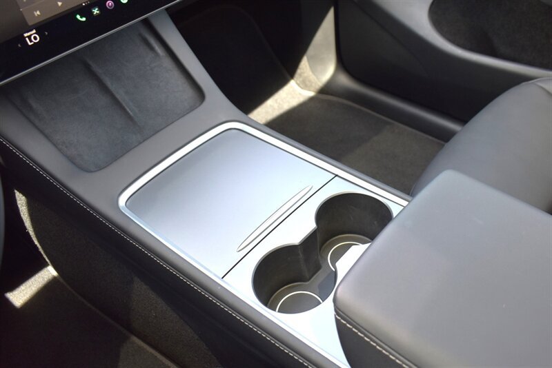 Used 2025 Tesla Model Y Long Range AWD/4WD image 23