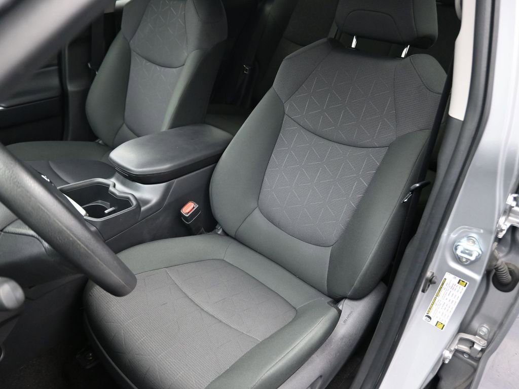 Used 2025 Toyota RAV4 XLE image 10