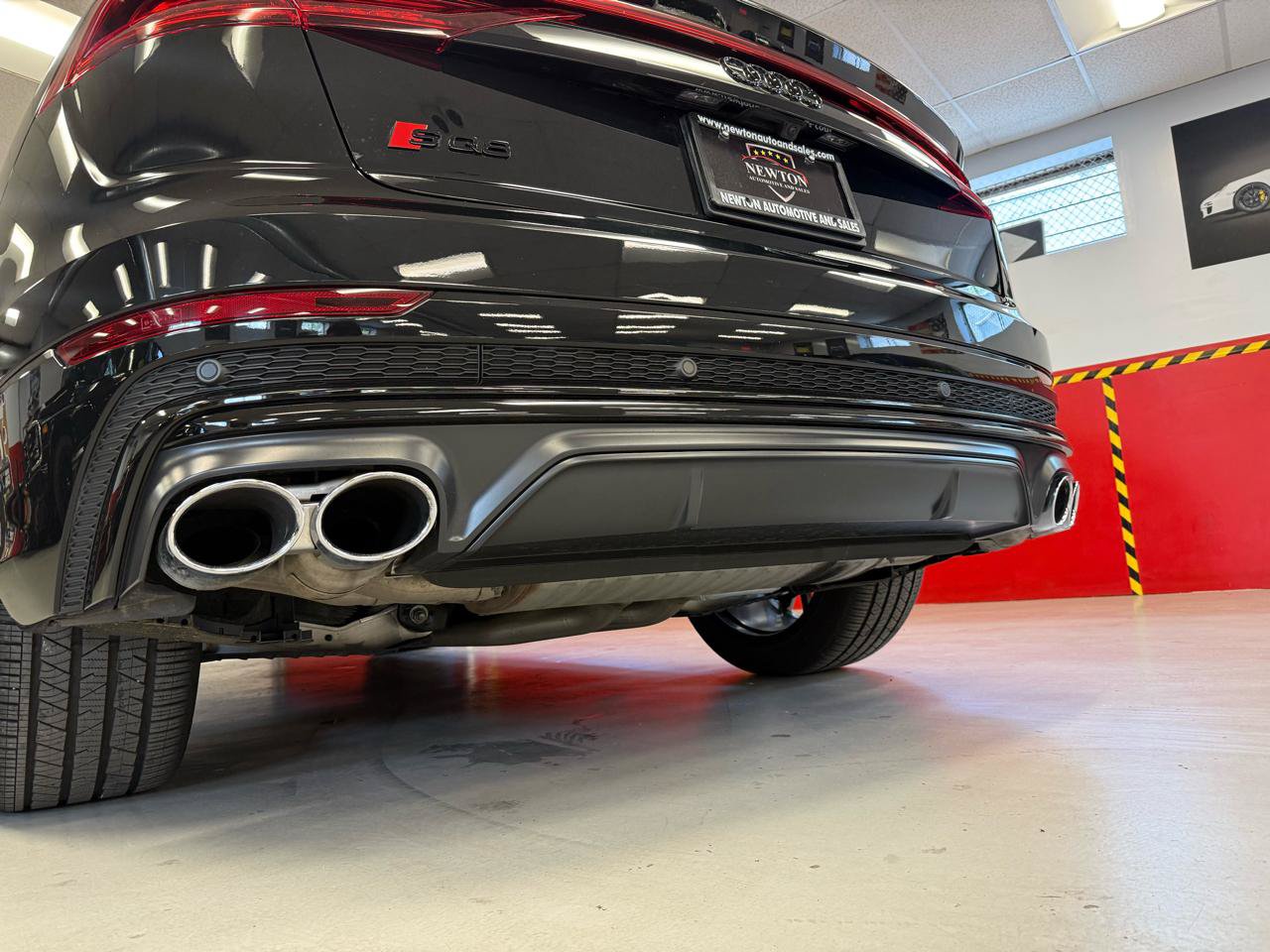 Used 2023 Audi SQ8 Premium Plus AWD/4WD image 16