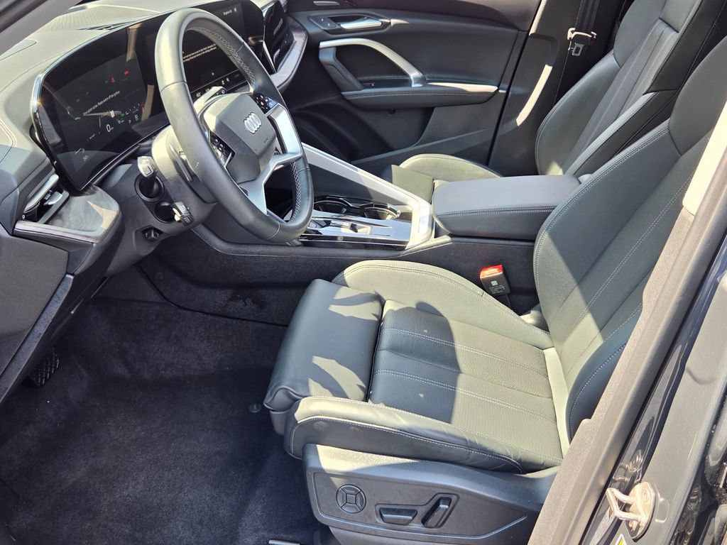 Certified 2025 Audi Q5 Premium AWD/4WD image 11