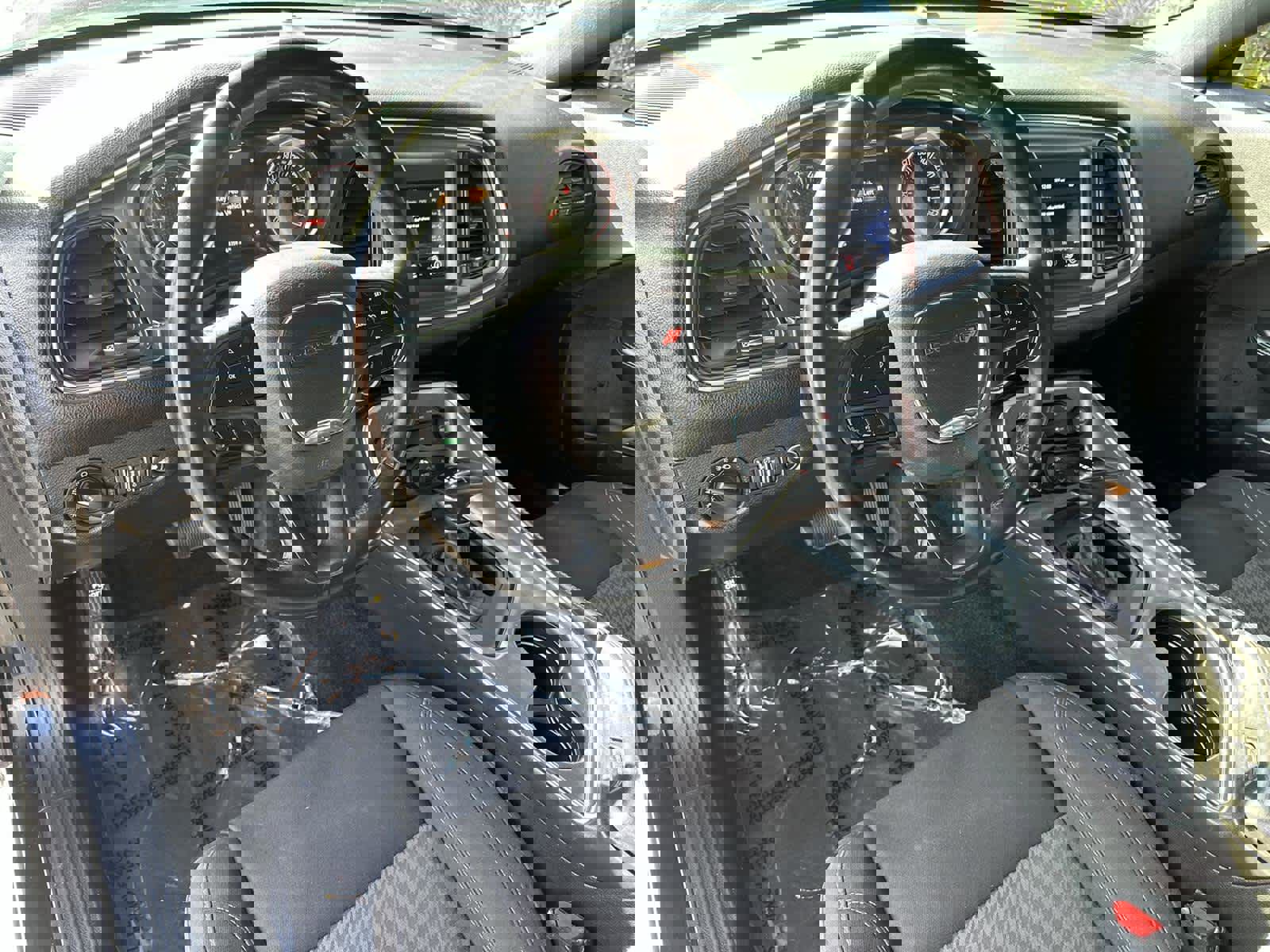 Used 2018 Dodge Challenger SXT image 2