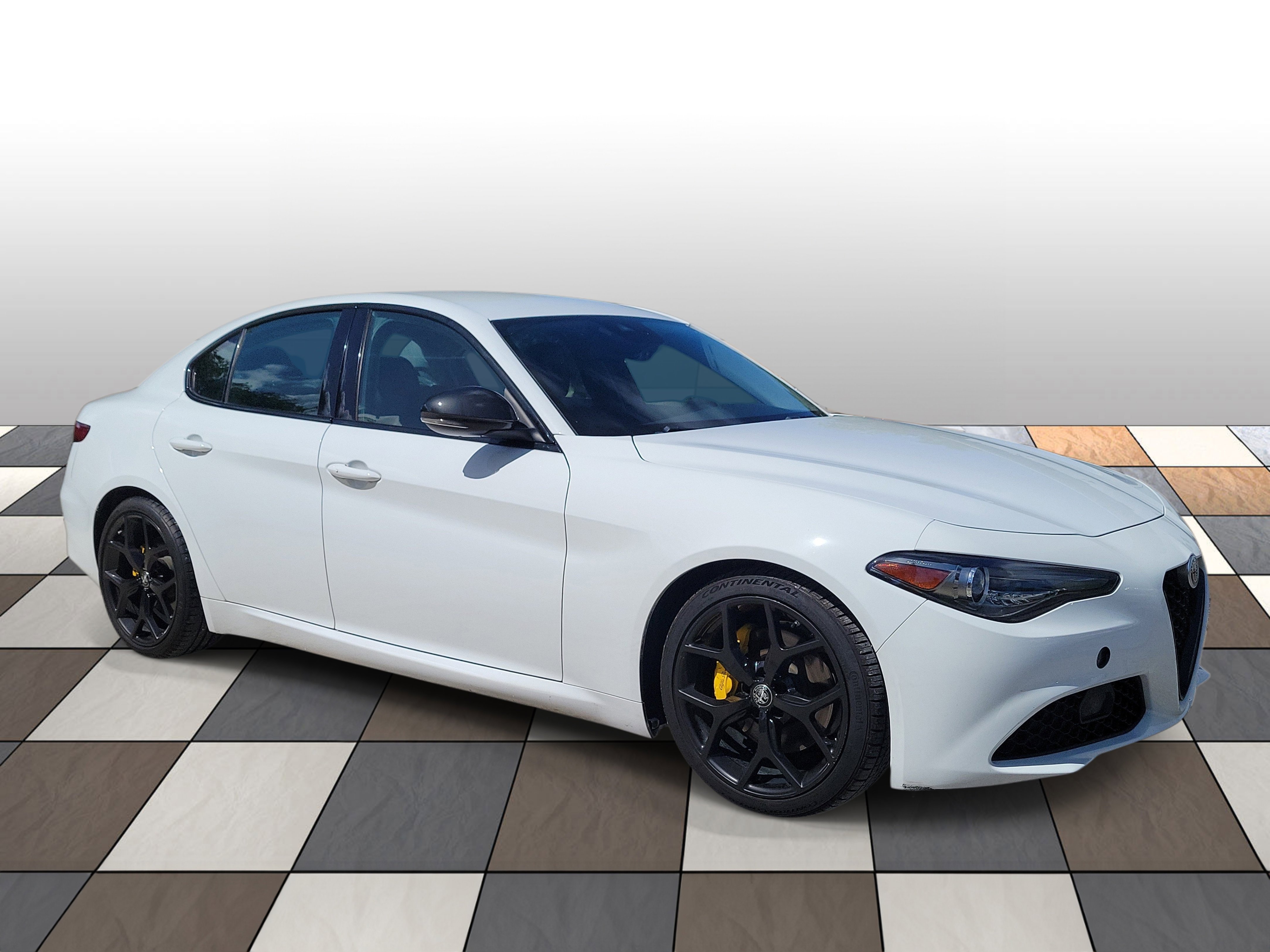 Used 2020 Alfa Romeo Giulia w/ Nero Edizione RWD image 3
