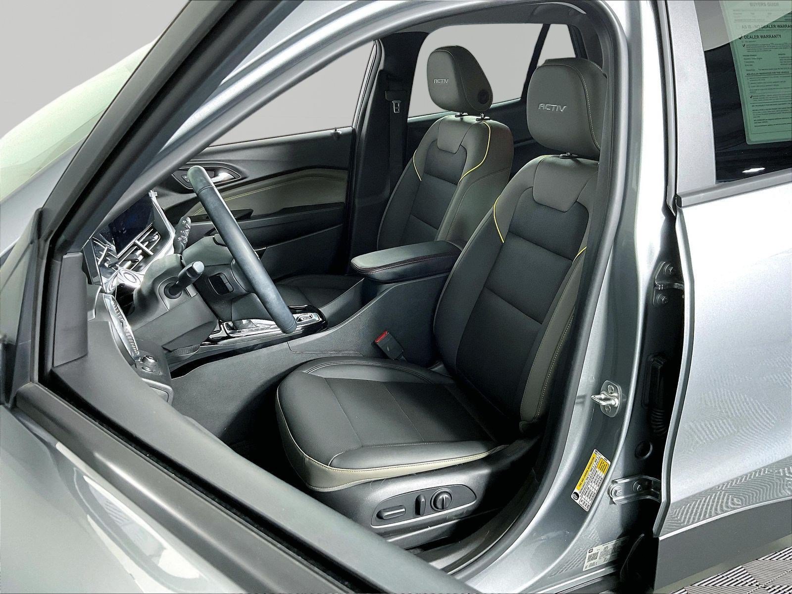 Used 2025 Chevrolet Trax ACTIV w/ Driver Confidence Package FWD image 21