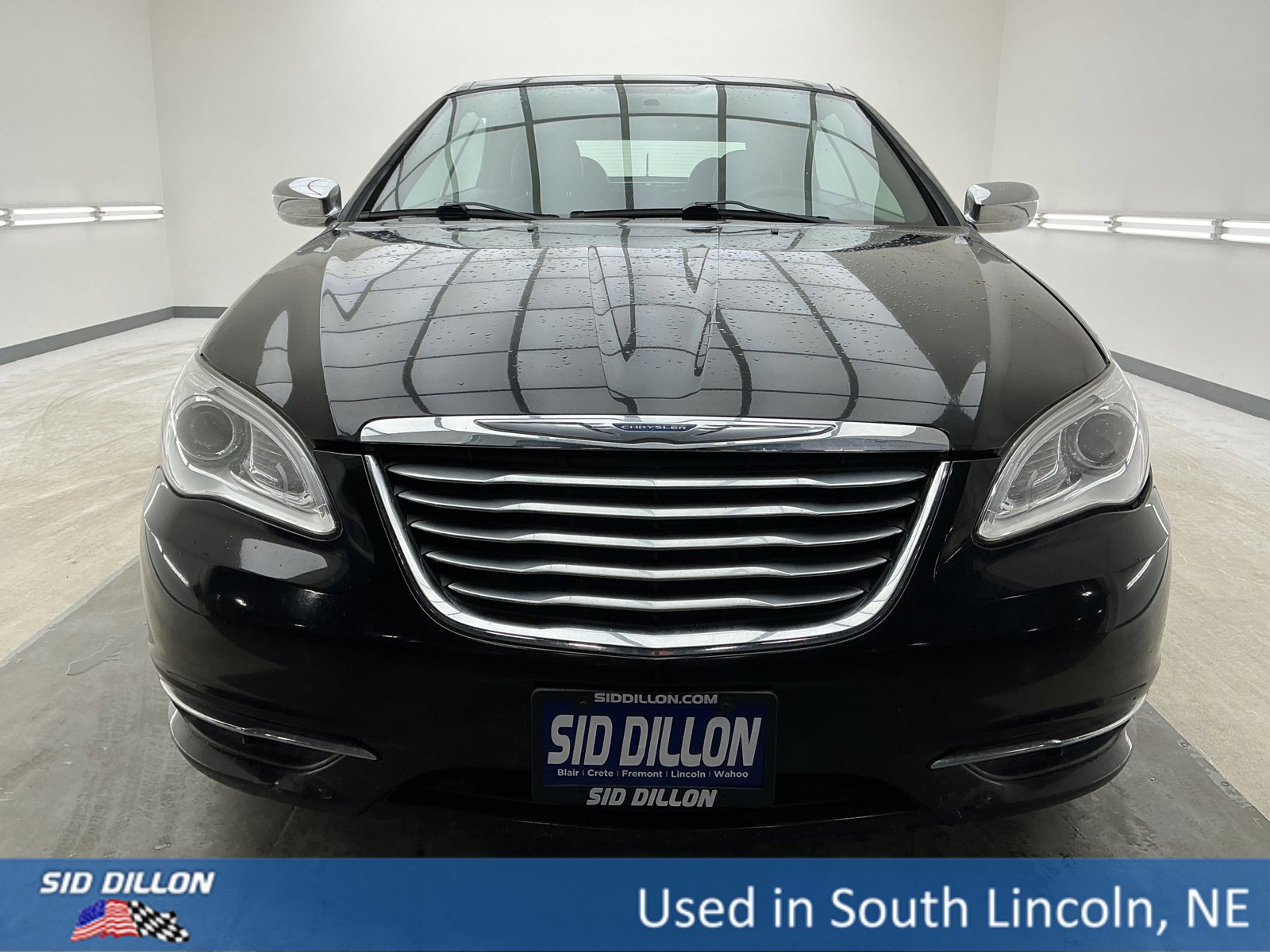 Used 2013 Chrysler 200 Limited image 2