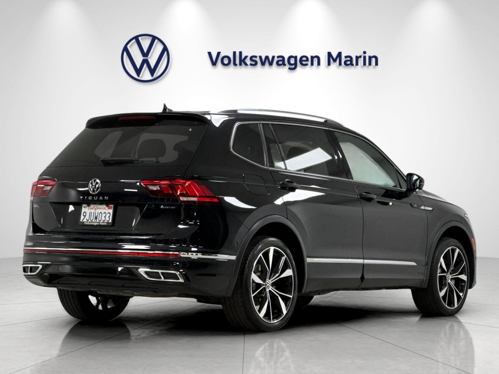Used 2024 Volkswagen Tiguan SEL R-Line AWD/4WD image 5