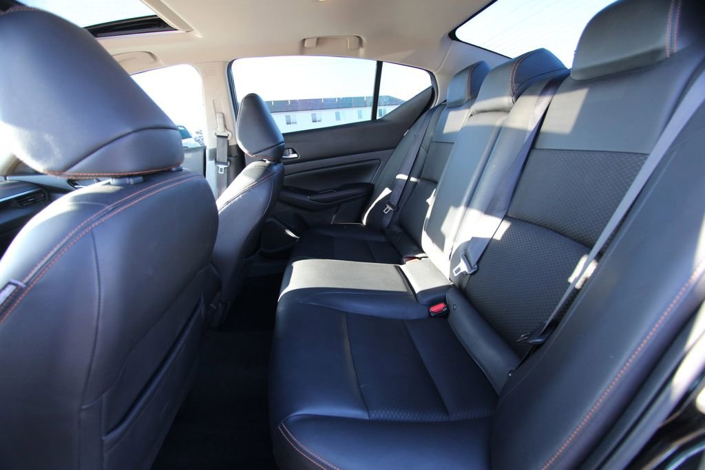 Used 2021 Nissan Altima 2.5 SR w/ SR Premium Package image 7