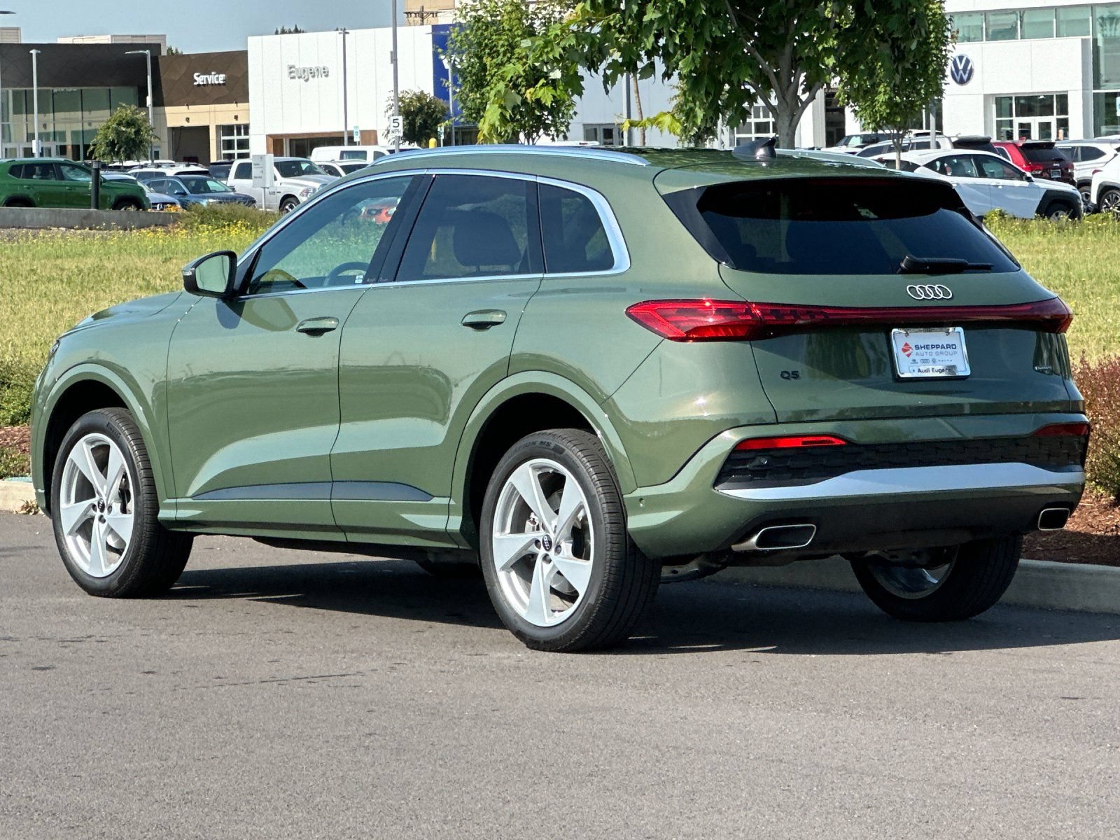 Used 2025 Audi Q5 Premium w/ Premium Plus AWD/4WD image 5